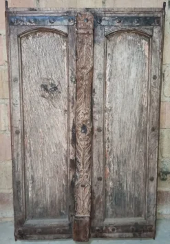 Porte ancienne en bois