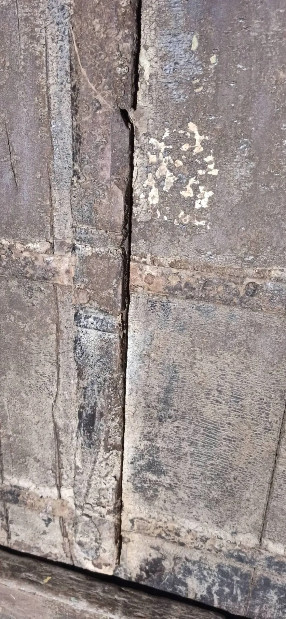 Porte ancienne en bois avec cadre