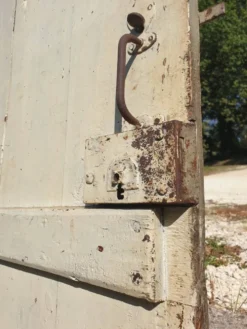 Porte de cave, grange ou grenier avec traverses traditionnelles en sifflet - début XXème