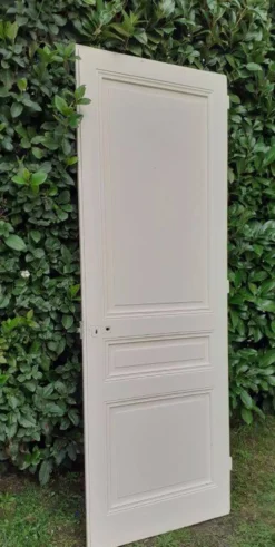 Porte de communication h221x79cm ancienne panneautée, moulurée, intérieure
