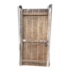 Porte de dépendance de ferme en pin