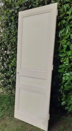 Porte de placard h221xl89,5cm ancienne panneautée, moulurée