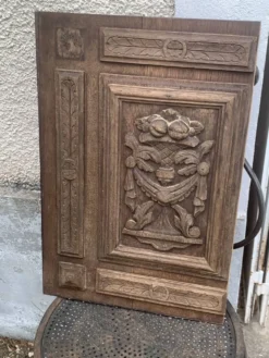 Porte de placard, panneau décoratif en bois coupé de fruit sculpté ancien
