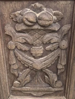 Porte de placard, panneau décoratif en bois coupé de fruit sculpté ancien