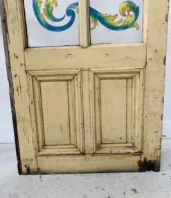 Porte de sous escalier en sapin et verre peint XX siècle