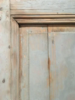 Porte en pin décapée