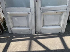 Porte fenêtre a deux vantaux en chêne massif XX siècle