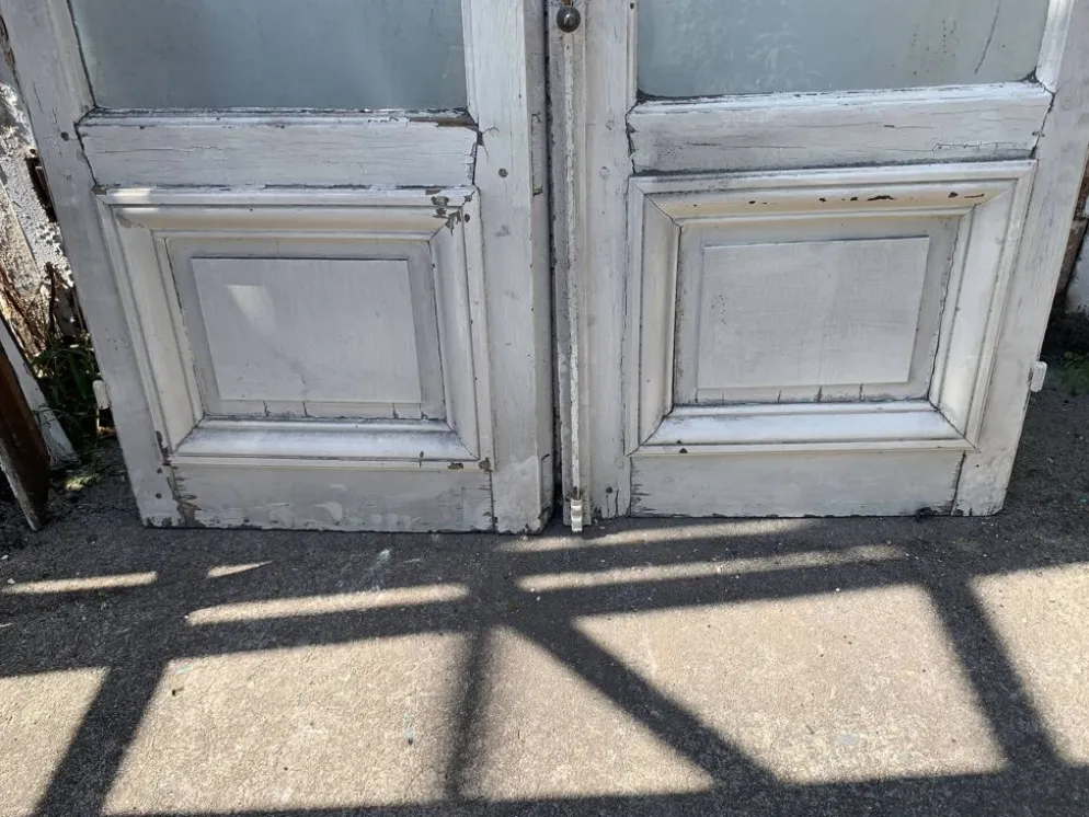 Porte fenêtre a deux vantaux en chêne massif XX siècle