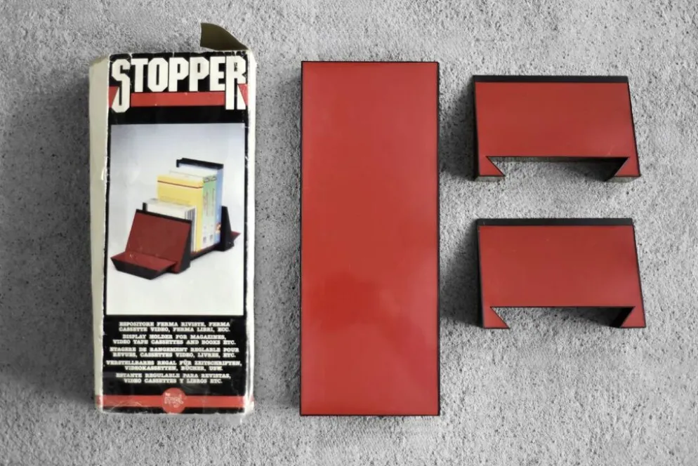 Porte-livres en plastique rouge Vintage Mid-Century Italian Modern Space Age
