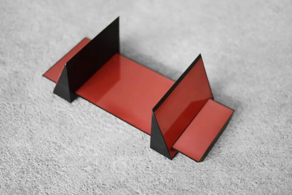 Porte-livres en plastique rouge Vintage Mid-Century Italian Modern Space Age