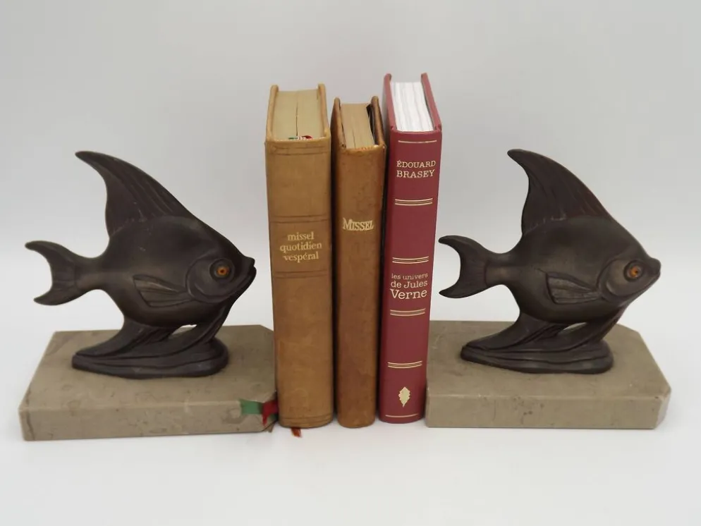 Porte-livres vintage français Art Déco en forme de poisson - Porte-livres en marbre et en spelter