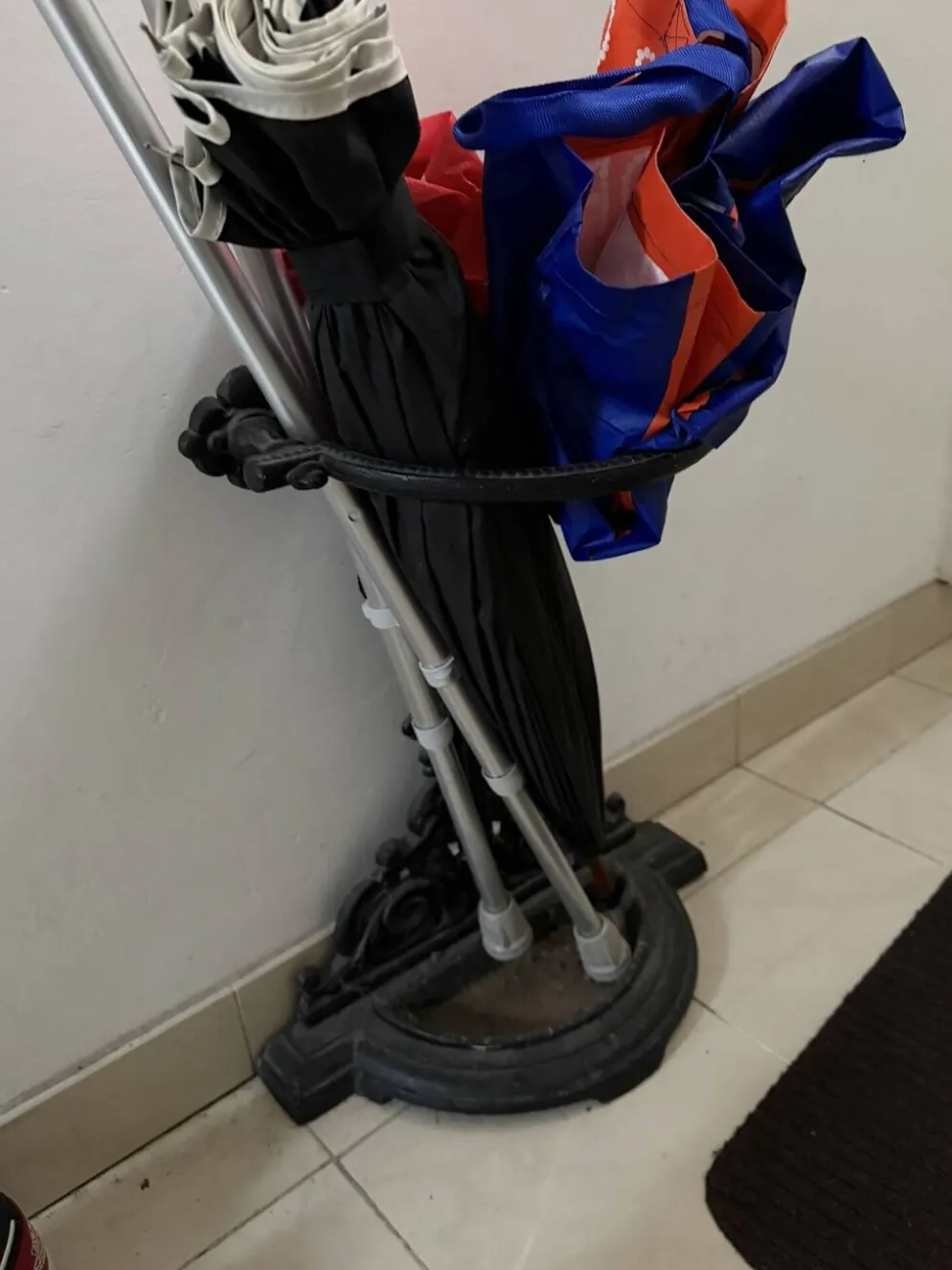 Porte-parapluie ancien en fonte style Napoléon III, fin XIXe siècle