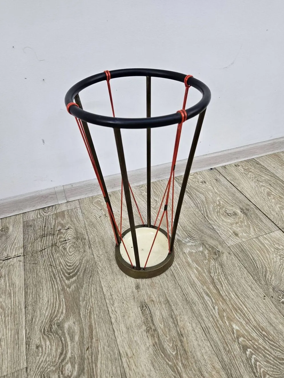 Porte-parapluie, années 1950.