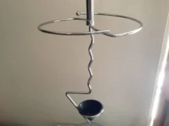 Porte parapluie design en métal chromé et bois