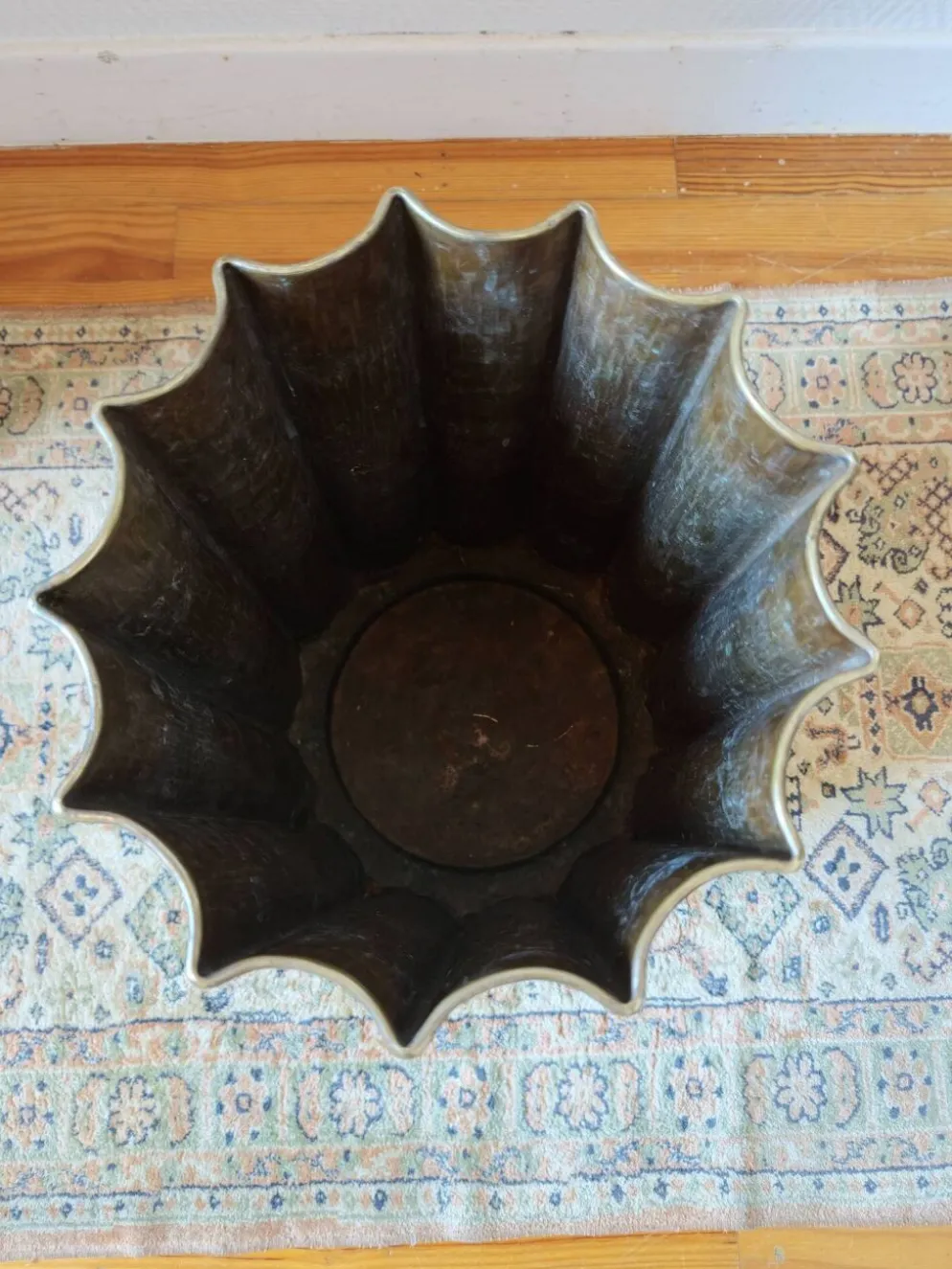 Porte-parapluie Egidio Casagrande en laiton martelé, Italie, circa 1960