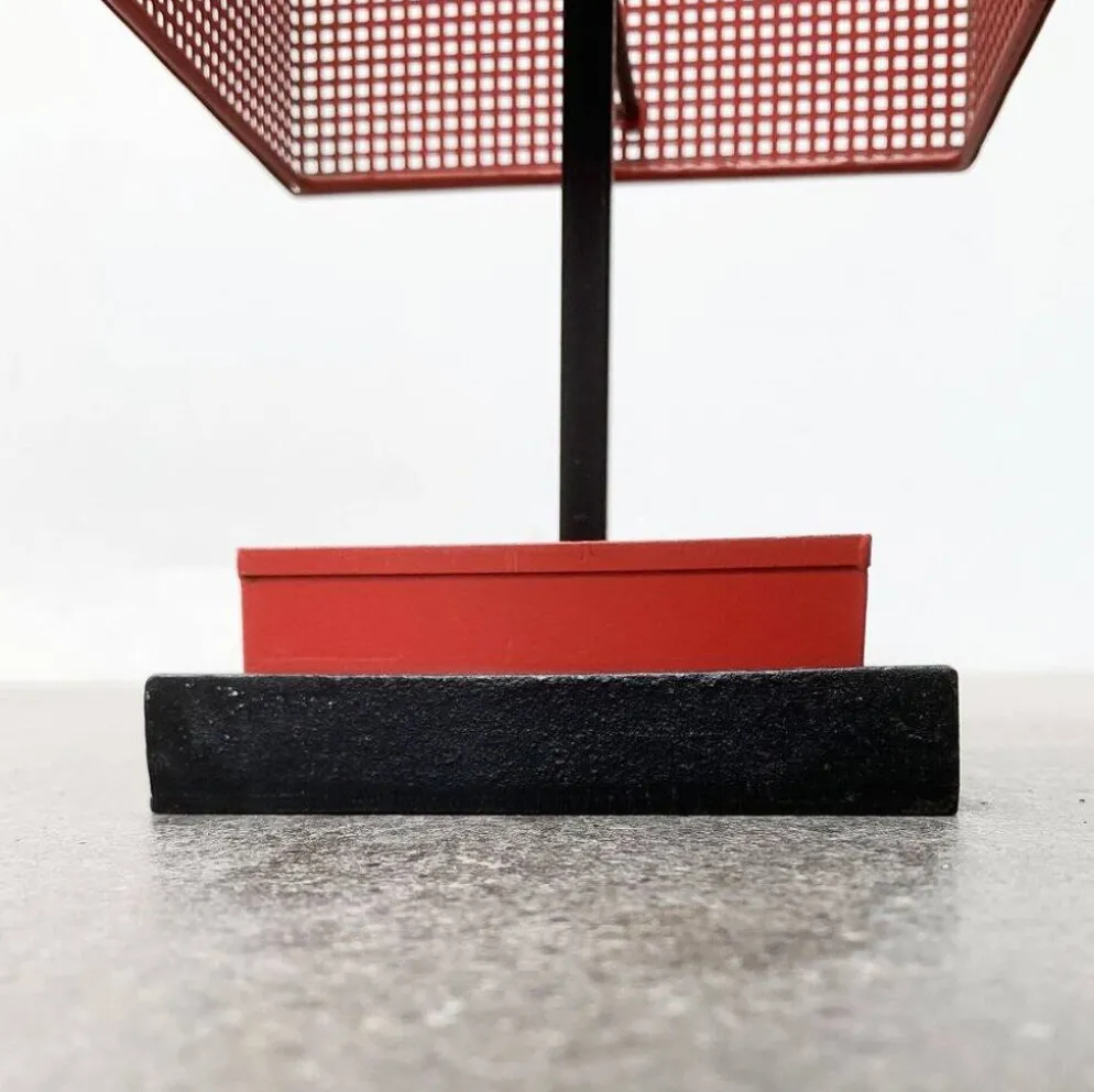 Porte-parapluie minimaliste en acier perforé, années 1960