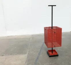Porte-parapluie minimaliste en acier perforé, années 1960