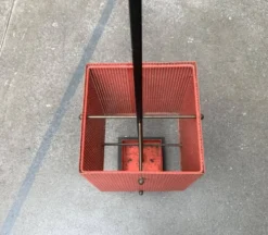 Porte-parapluie minimaliste en acier perforé, années 1960