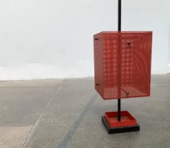 Porte-parapluie minimaliste en acier perforé, années 1960