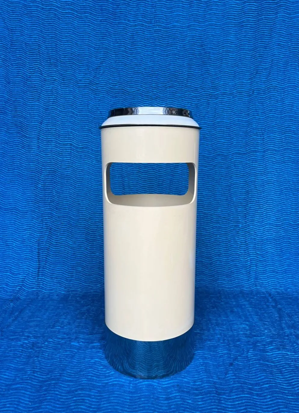 Porte-parapluies/cendrier/vide-poches/corbeille a papier/mobilier d’en