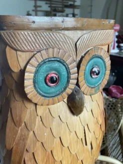 Porte-parapluies chouette vintage en osier et bois sculpté