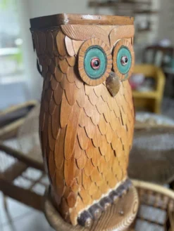 Porte-parapluies chouette vintage en osier et bois sculpté