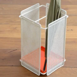 Porte-parapluies moderniste en métal perforé années 60 / 70