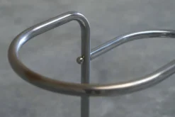 Porte-parapluie style Bauhaus en laiton chromé, années 1960