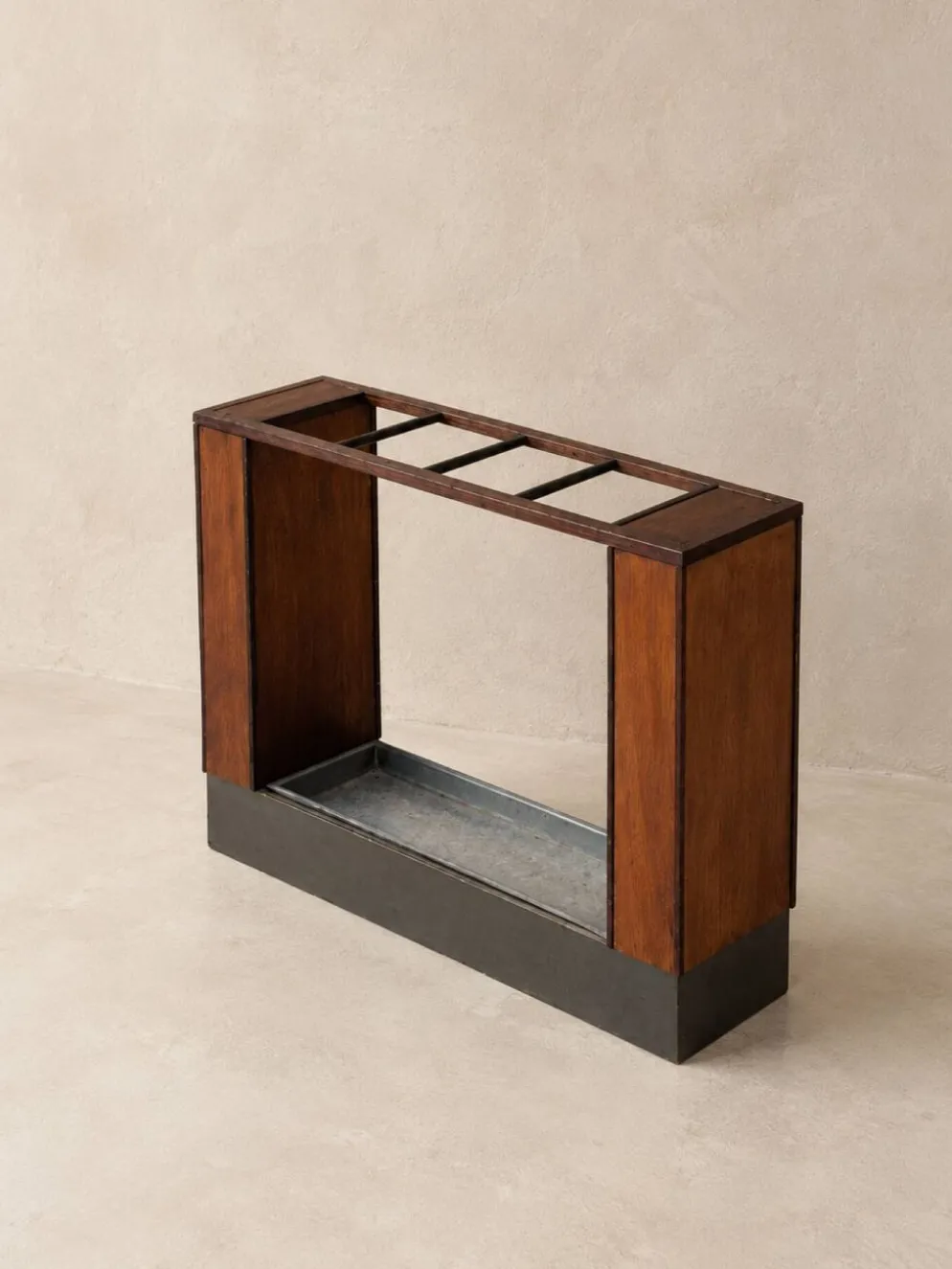 Porte-parapluies vintage Art Déco en bois & métal – ca. 1930–1940