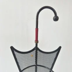 Porte-parapluie vintage 1950 en métal cuir & céramique bordeaux 50s rockabilly