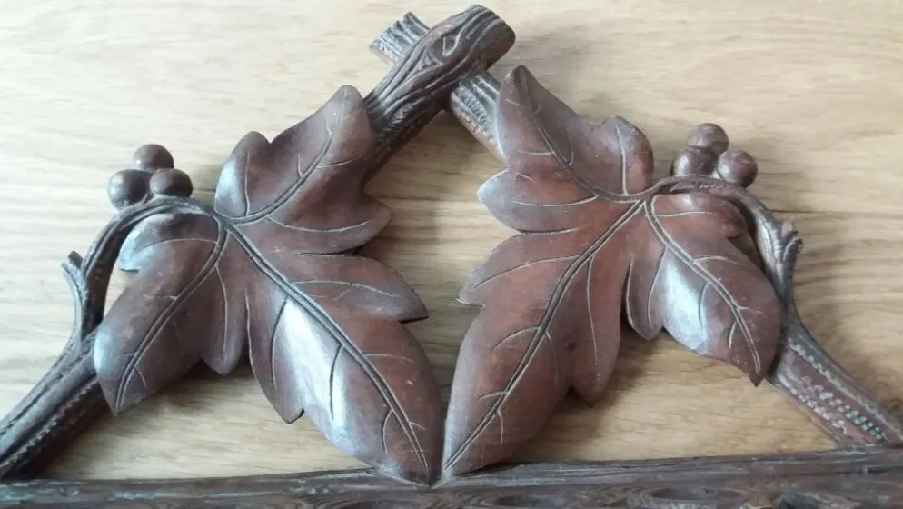 Porte pipes en bois sculpté