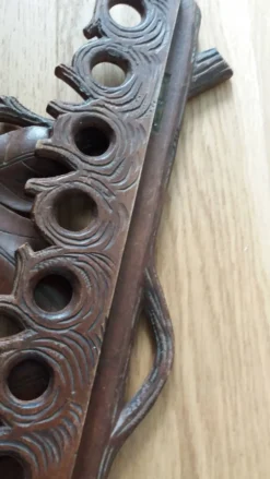 Porte pipes en bois sculpté