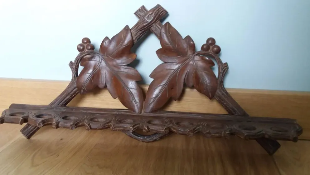 Porte pipes en bois sculpté