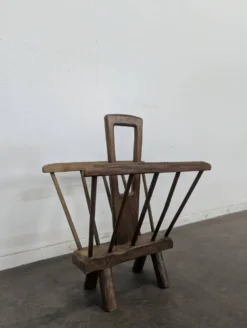 Porte revue brutaliste