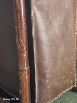 Porte revue cuire