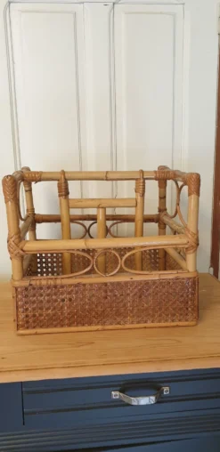 Porte revue en cannage