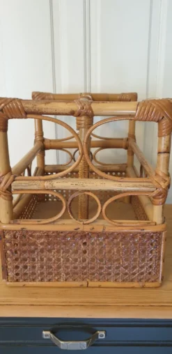 Porte revue en cannage