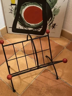 Porte-revue en fer et bois