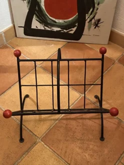 Porte-revue en fer et bois