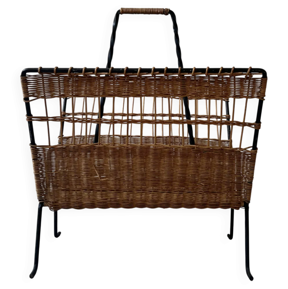 Porte revue en fer forgé noir et rotin dlg Raoul Guys, 1950
