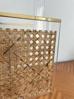 Porte-revue en Plexiglas