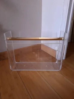 Porte revue en plexiglas David Lange pour Roche Bobois