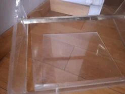 Porte revue en plexiglas David Lange pour Roche Bobois