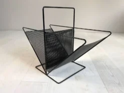 Porte-revue en tole perforée, 1960