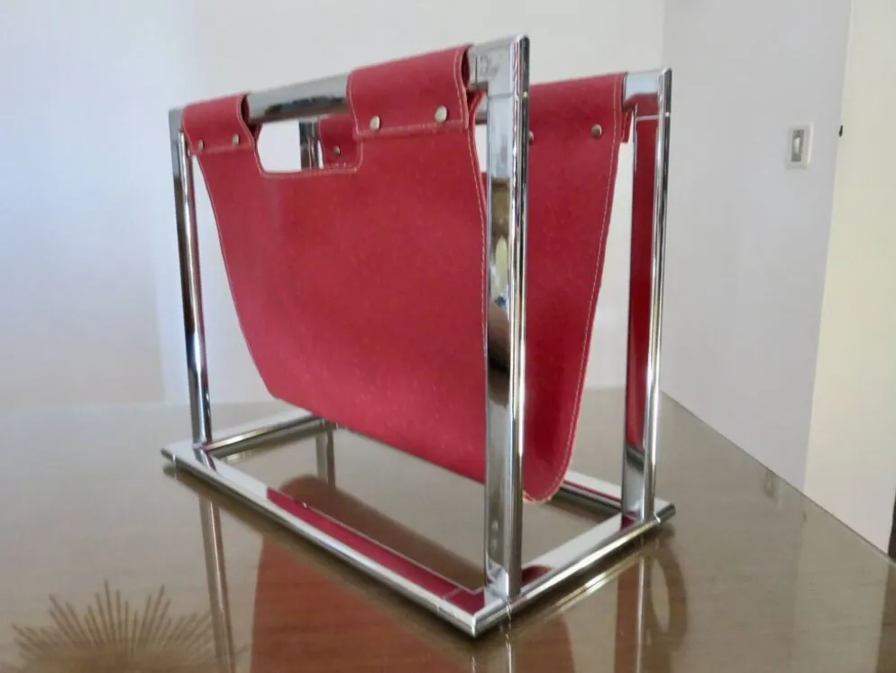 Porte revue métal chromé et simili cuir, Skaï , aspect pécari, 1970