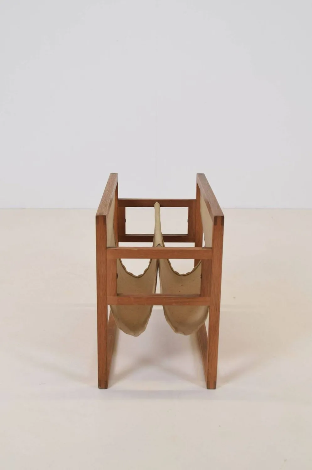 Porte-revues danois par Henning Wind-Hansen pour Sika Mobler, années 1960.