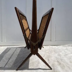 Porte-revues en bois et cannage pieds compas,Cesare Lacca, à années 60