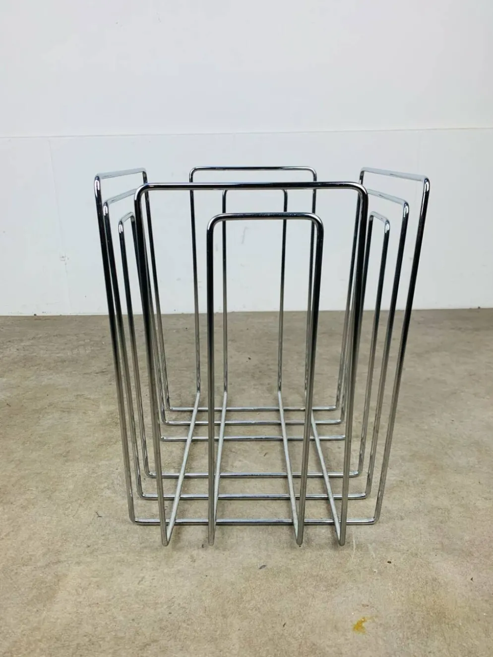 Porte-revues en métal chromé par Willy Glaeser pour TMP, années 80