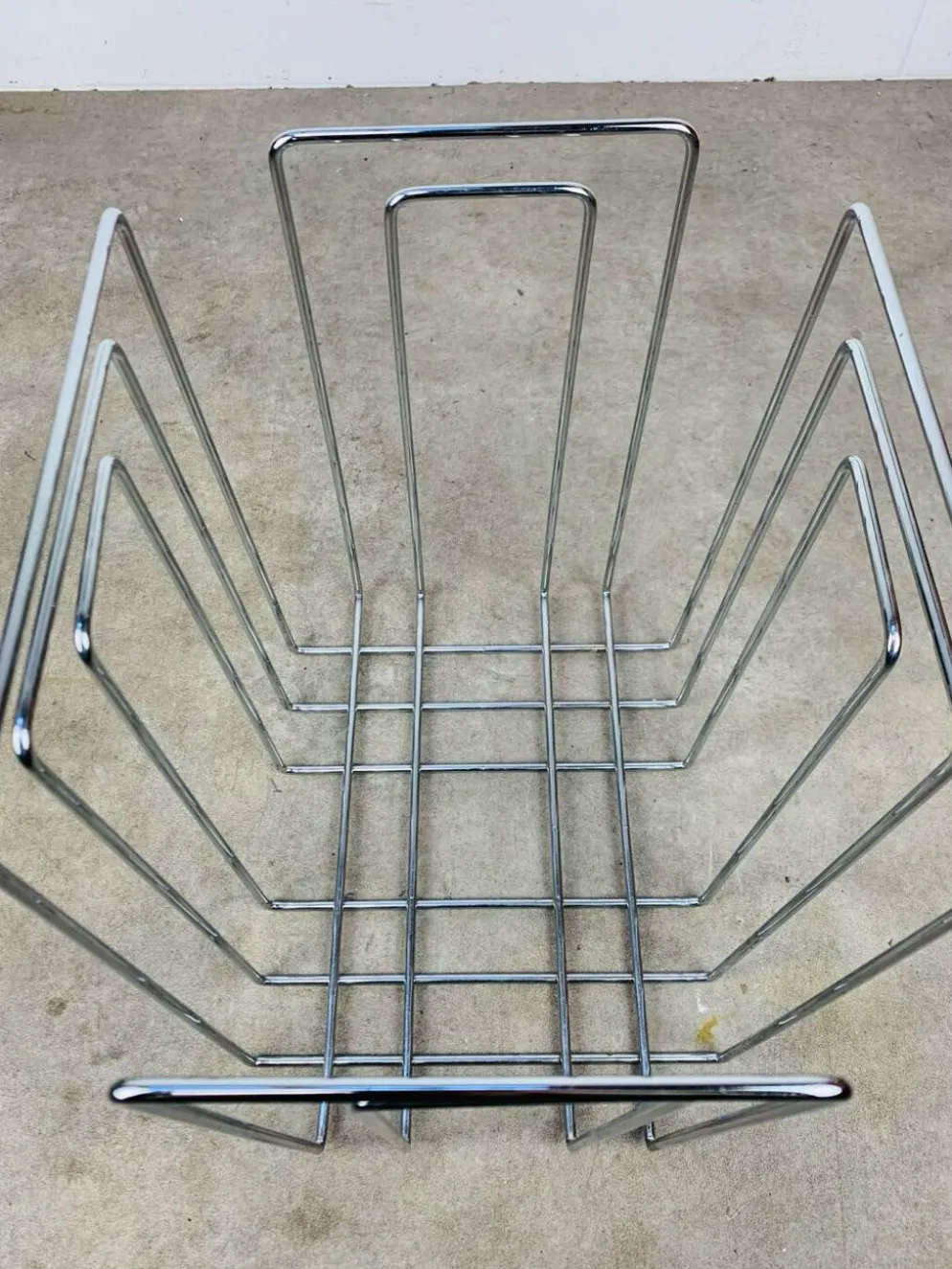 Porte-revues en métal chromé par Willy Glaeser pour TMP, années 80