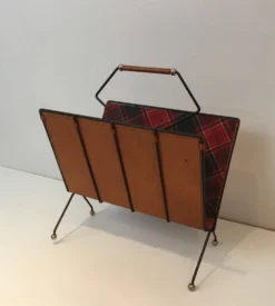 Porte-revues en métal laqué noir, cuir et tissus à carreaux